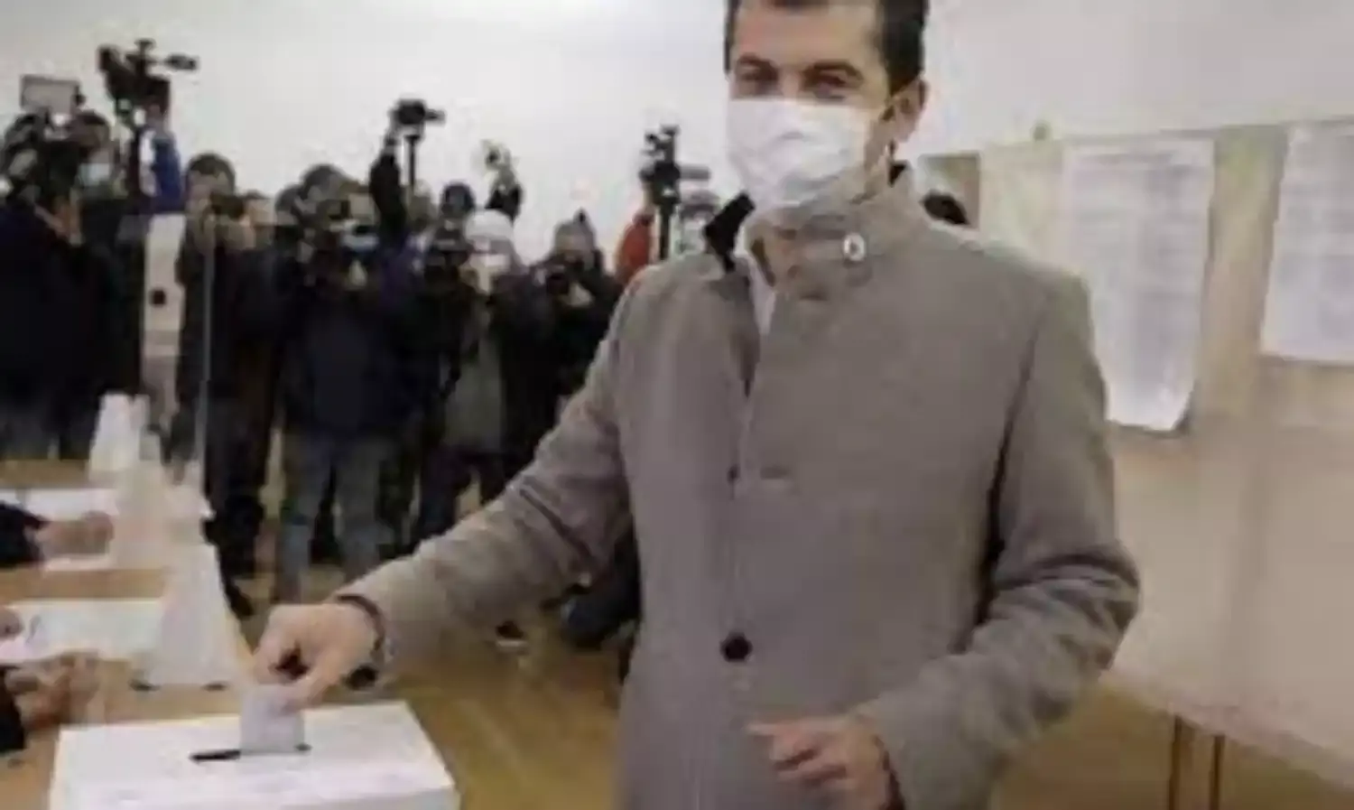 Bulgaria to elect new head of state in runoff