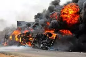5 died as a petrol tanker burn on Lagos-Ibadan Expressway
