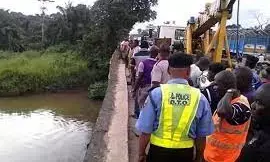 Corpse recovered as truck plunged into Ososa River on Sagamu-Benin Expressway