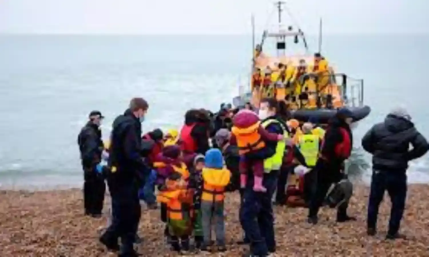 Tragedy as 27 migrants drown in English Channel