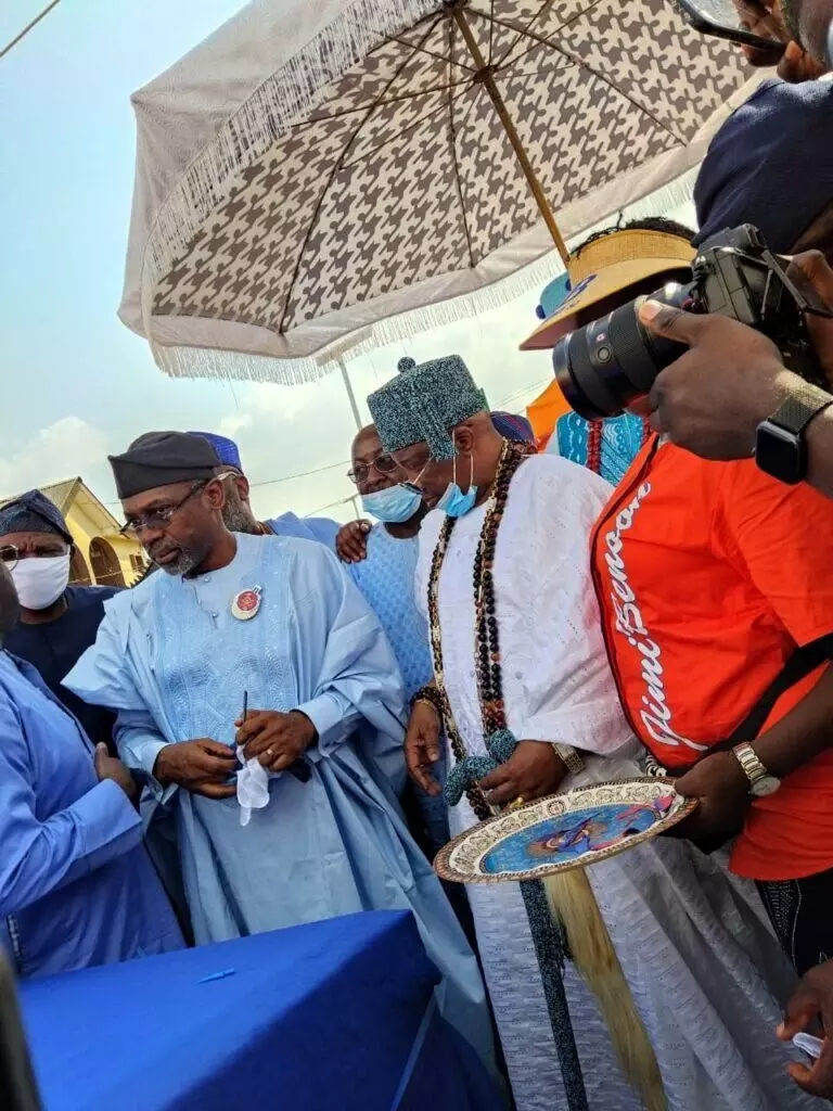 Gbajabiamila inaugurates 1.6km link road in Ikorodu