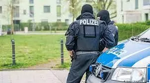 Police conduct raids against drug gang in Berlin