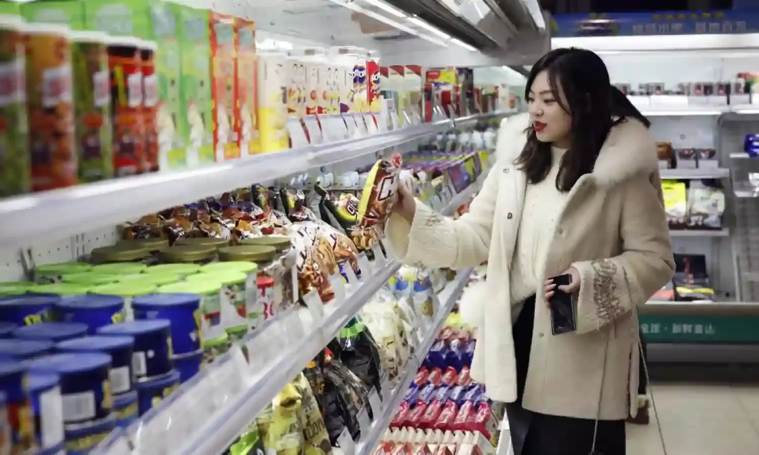 China to adjusts tariffs on imported commodities