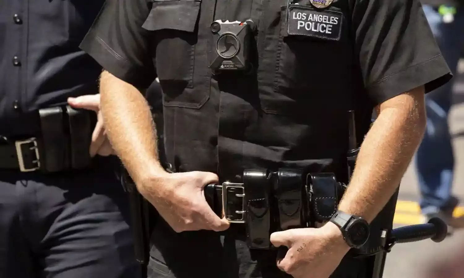 Teenager dies as Los Angeles police opens fire while arresting suspect