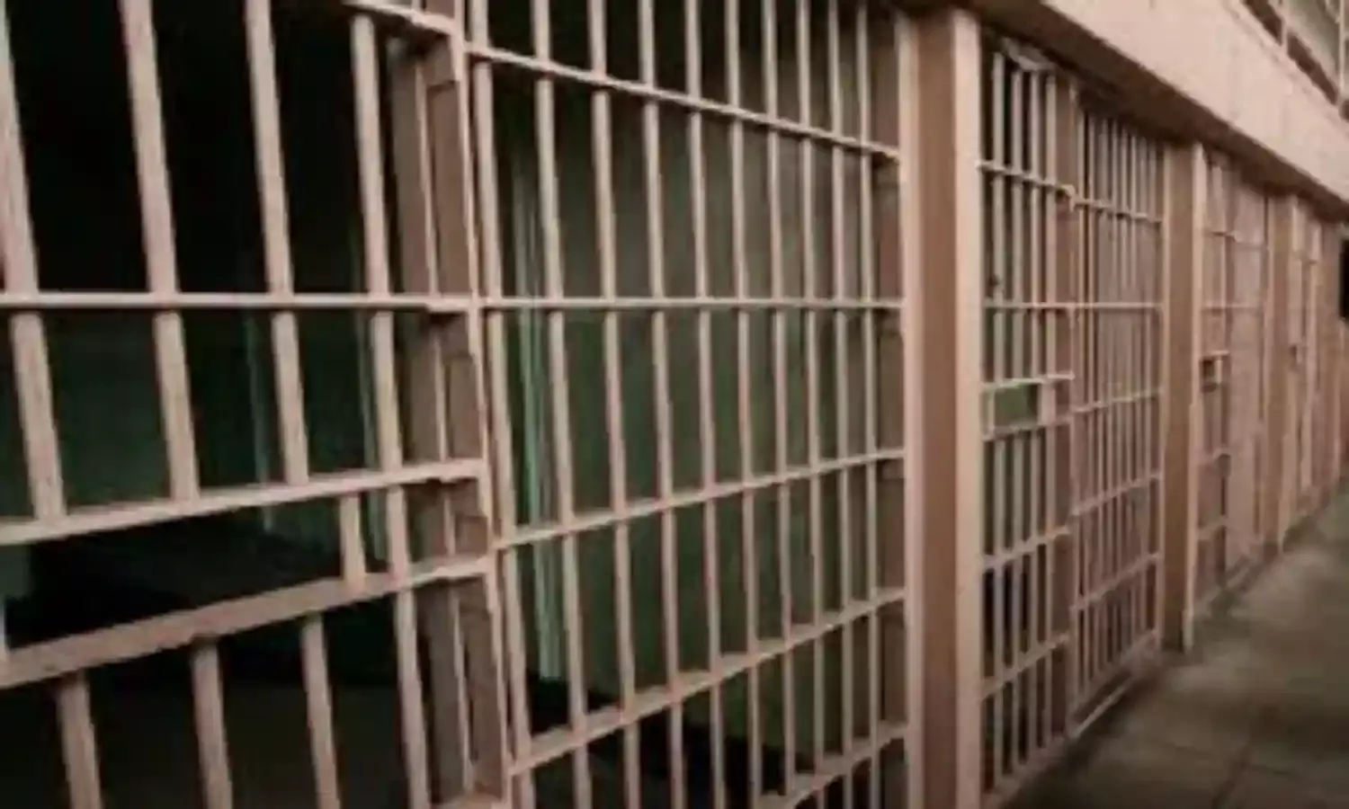 Attempted jailbreak: 4 inmates killed, official injured