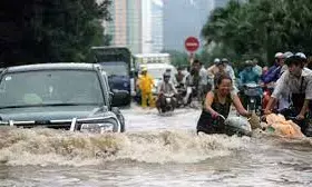 Indonesia flash floods killed 3, displaced 30,000