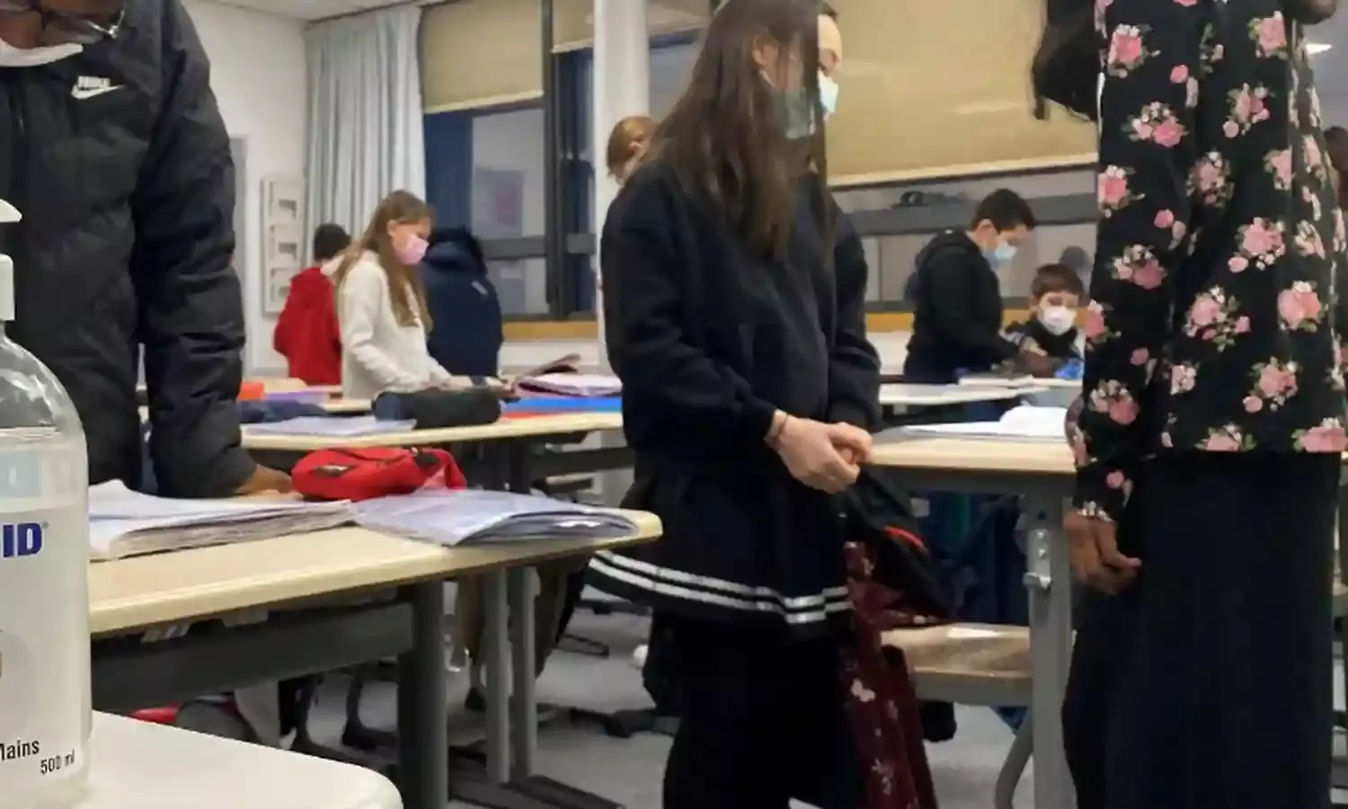 French teachers strike over chaotic COVID-19 strategy for schools