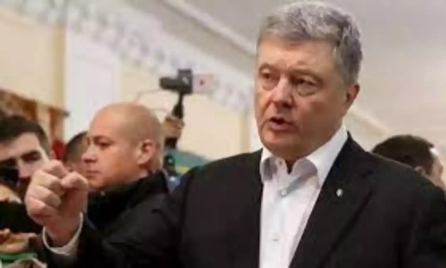 Ex- Ukrainian president to face treason charges