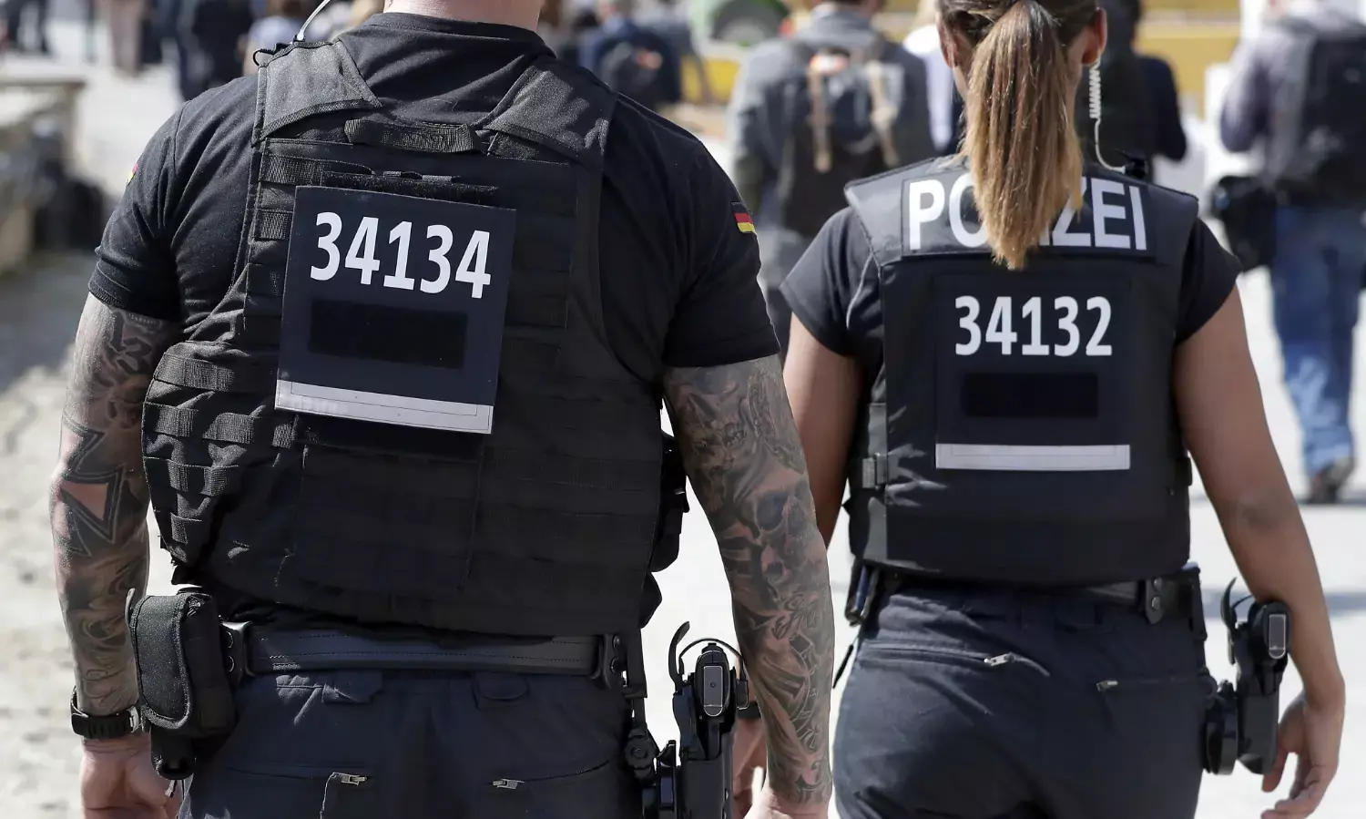 2 police officers murdered during traffic check