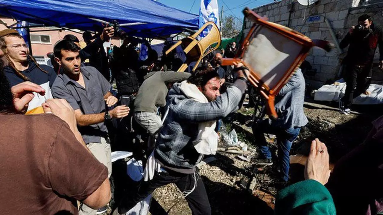 30 wounded in clashes in east Jerusalem – Red Crescent