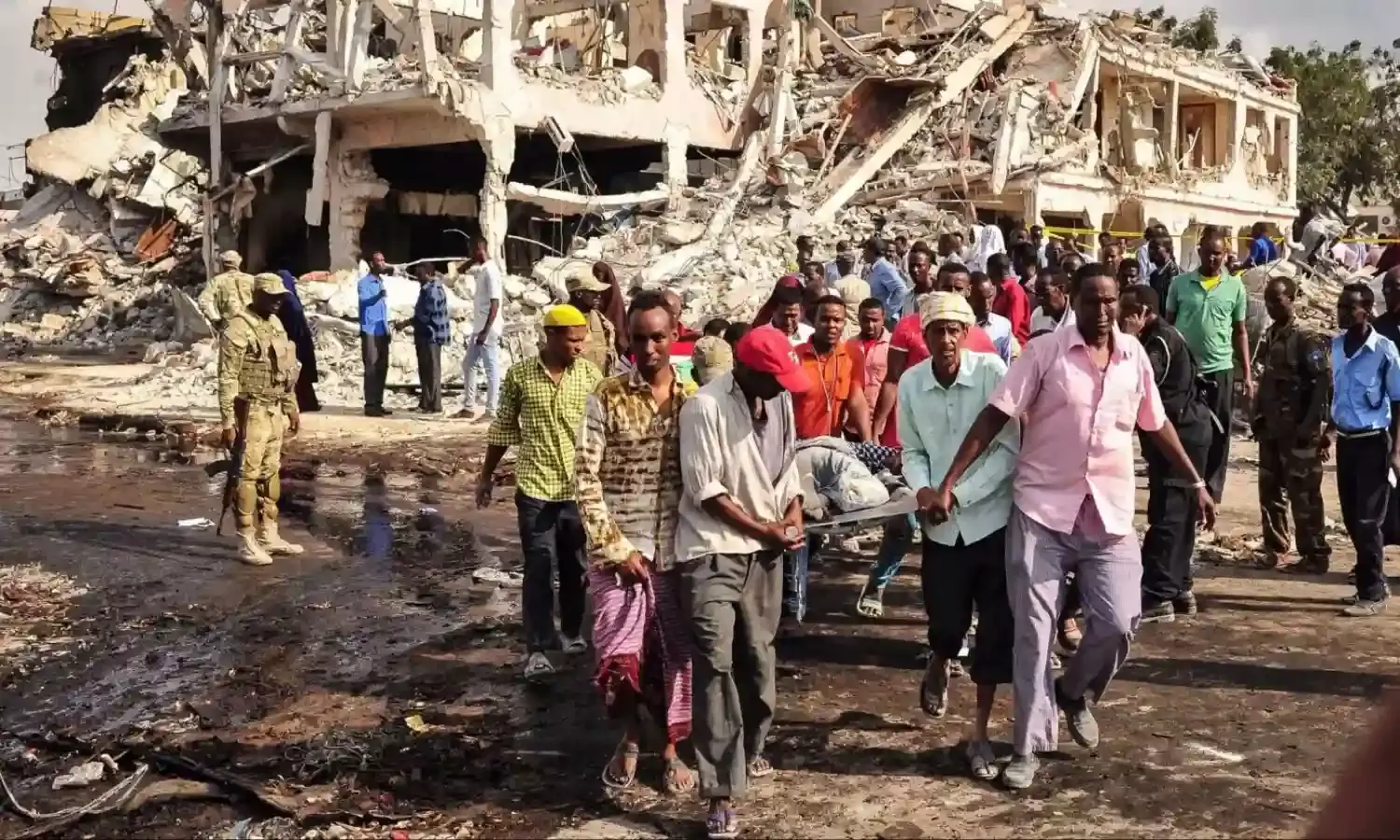 Gun-and-bomb attack in Mogadishu kills 5, hurt 16  – Reports