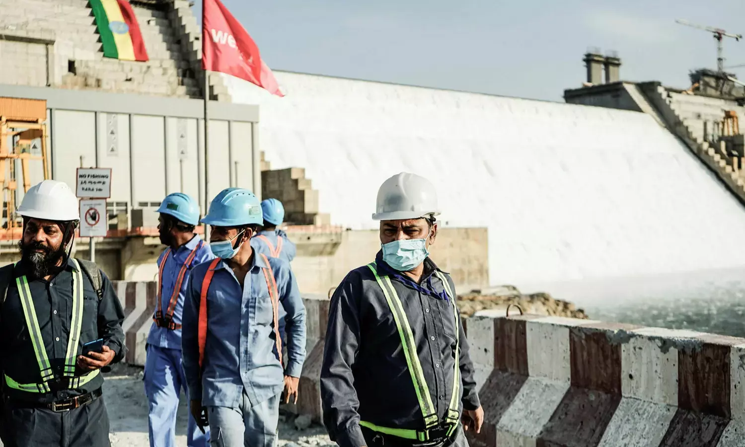 Ethiopias mega-dam begins electricity generation