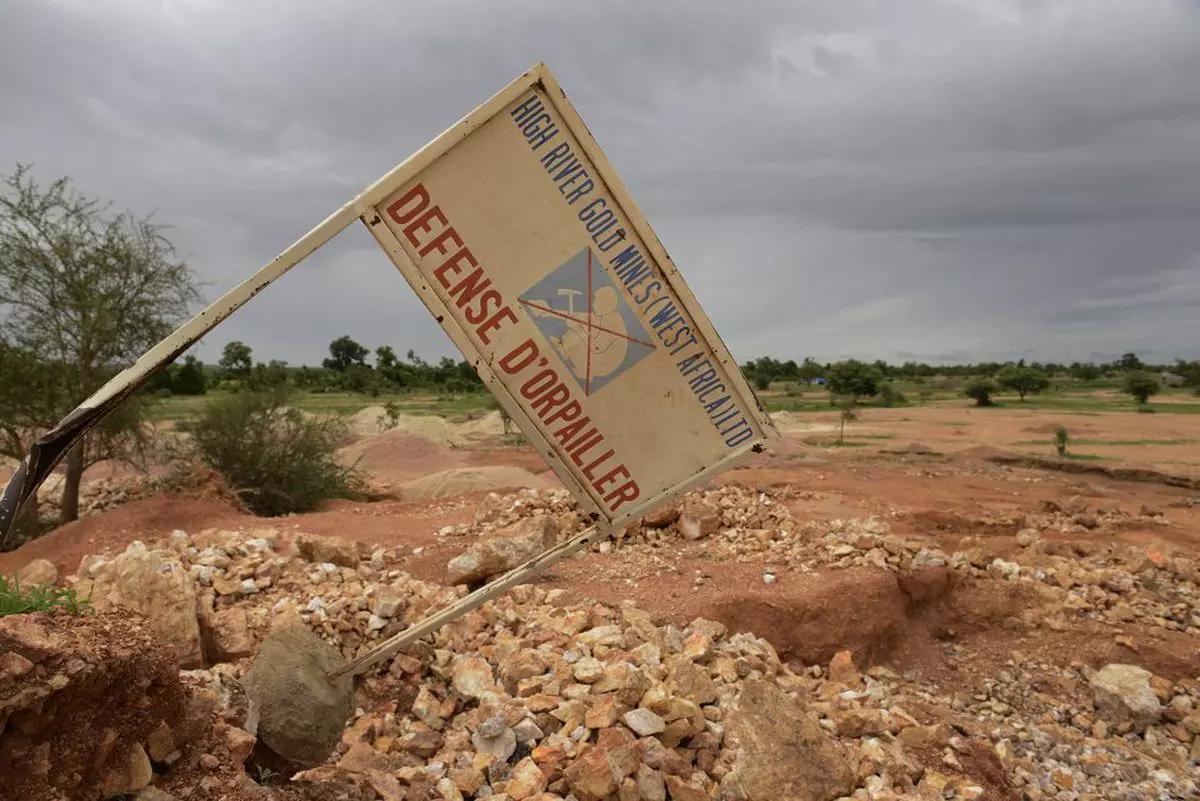 Burkina Faso investigates blast of illegal gold mine