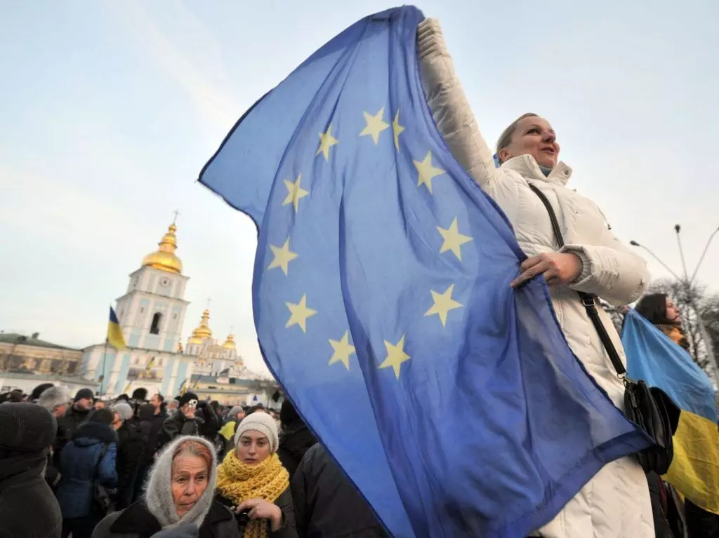Ukraine president urges EU to prove support