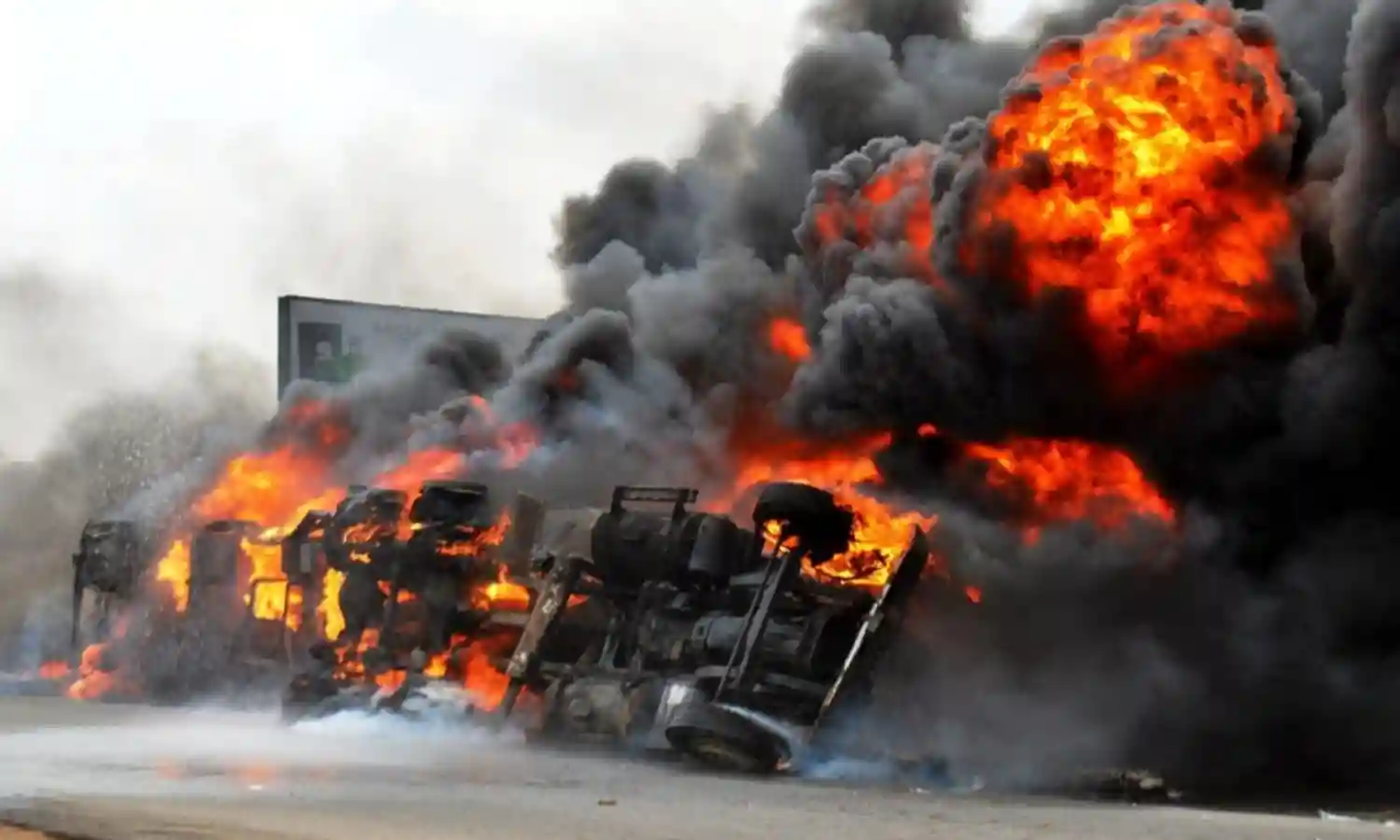 JUST IN: Danger signal as tanker explodes on Lagos-Ibadan Expressway