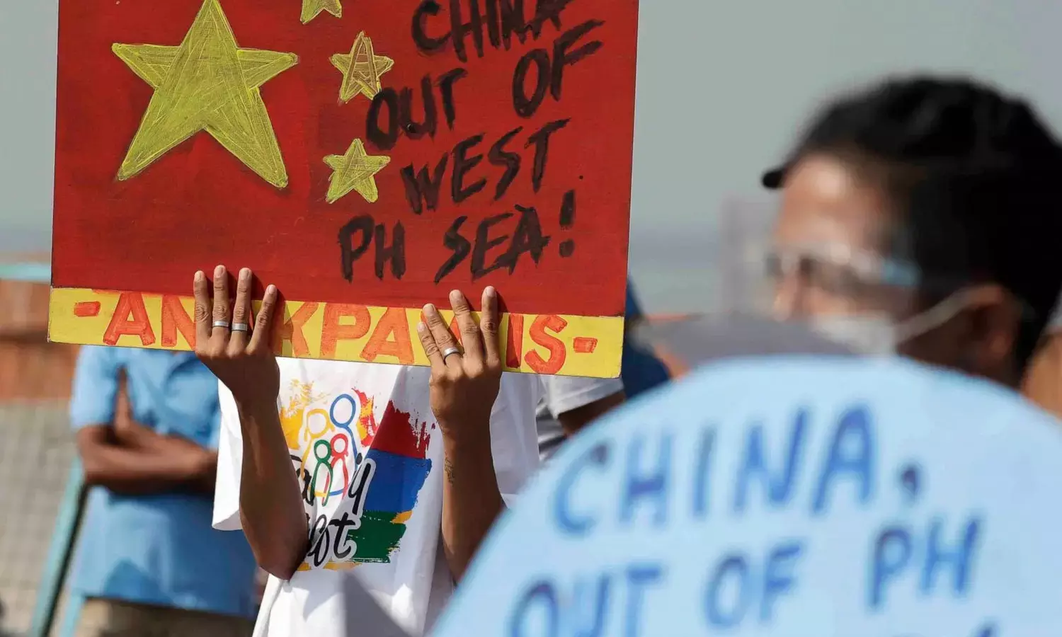 Philippines protest against China ships illegal entry