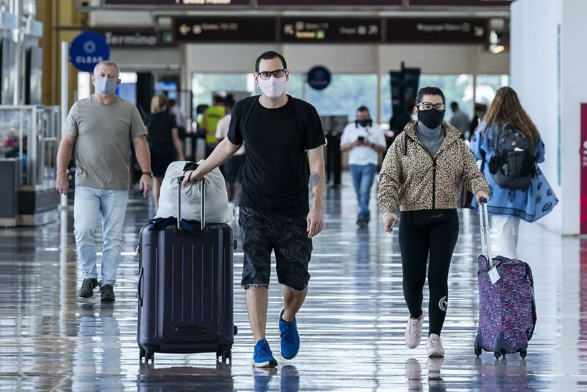 U.S. agency fines over 900 air, transit COVID-19 mask violators U.S. agency fines over 900 air, transit COVID-19 mask violators