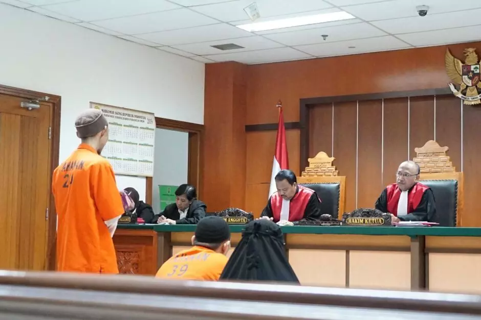 Indonesian court sentences teacher to death for raping 13 minors Indonesian court sentences teacher to death for raping 13 minors