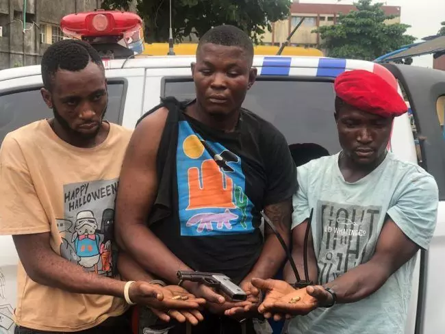 Police arrest 3 traffic robbers in Lagos Police arrest 3 traffic robbers in Lagos
