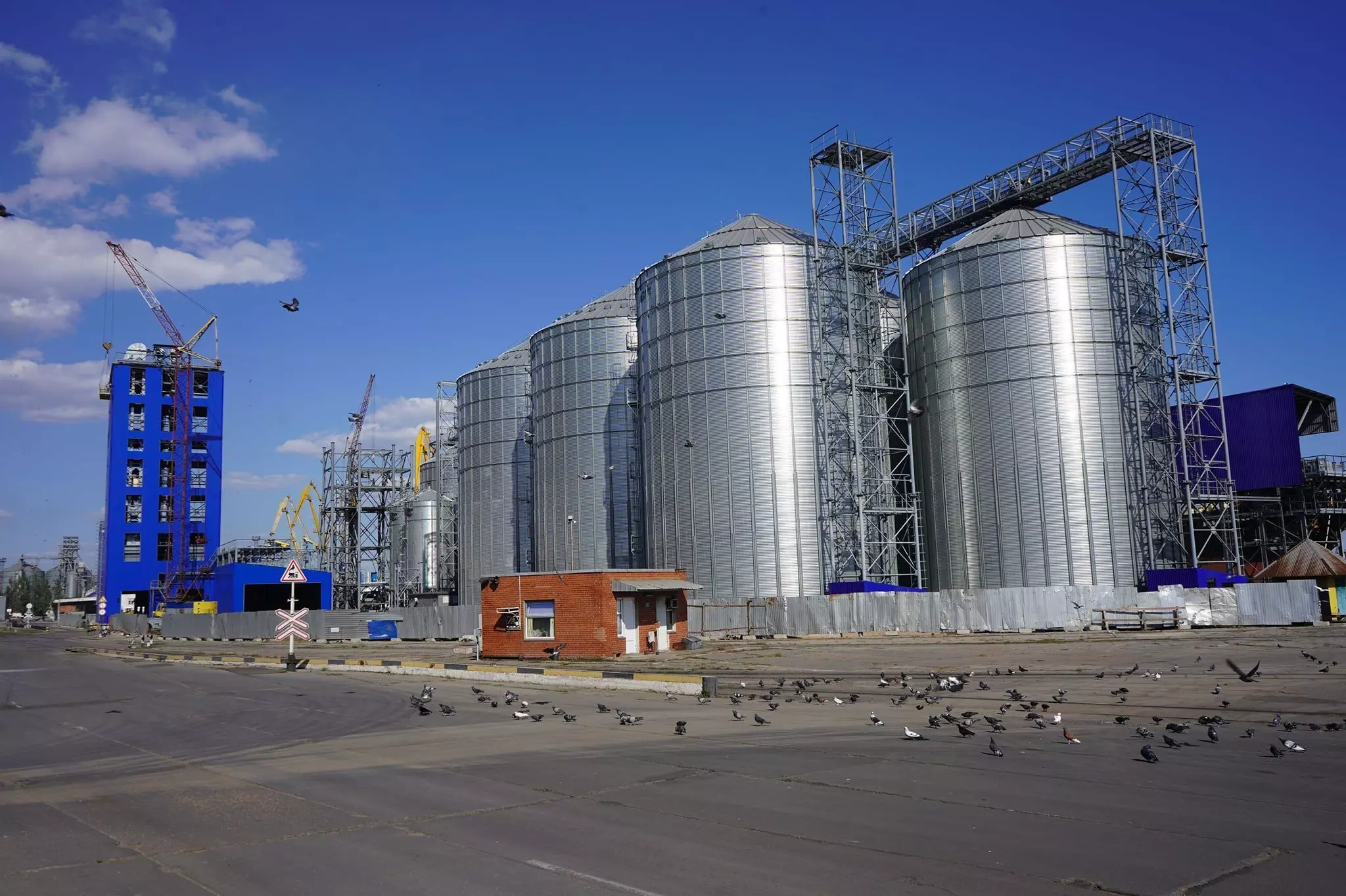 Russo-Ukraine War: Russian forces claim capture of Mariupols commercial port Russo-Ukraine War: Russian forces claim capture of Mariupols commercial port