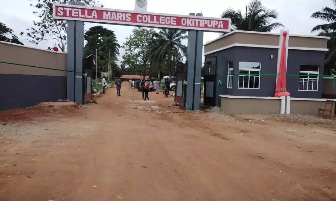 Alumni spend N30m on school renovation, equipment