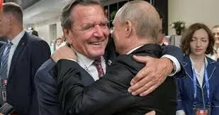 Schröders support of Putin downright absurd, says SPD leader Schröders support of Putin downright absurd, says SPD leader