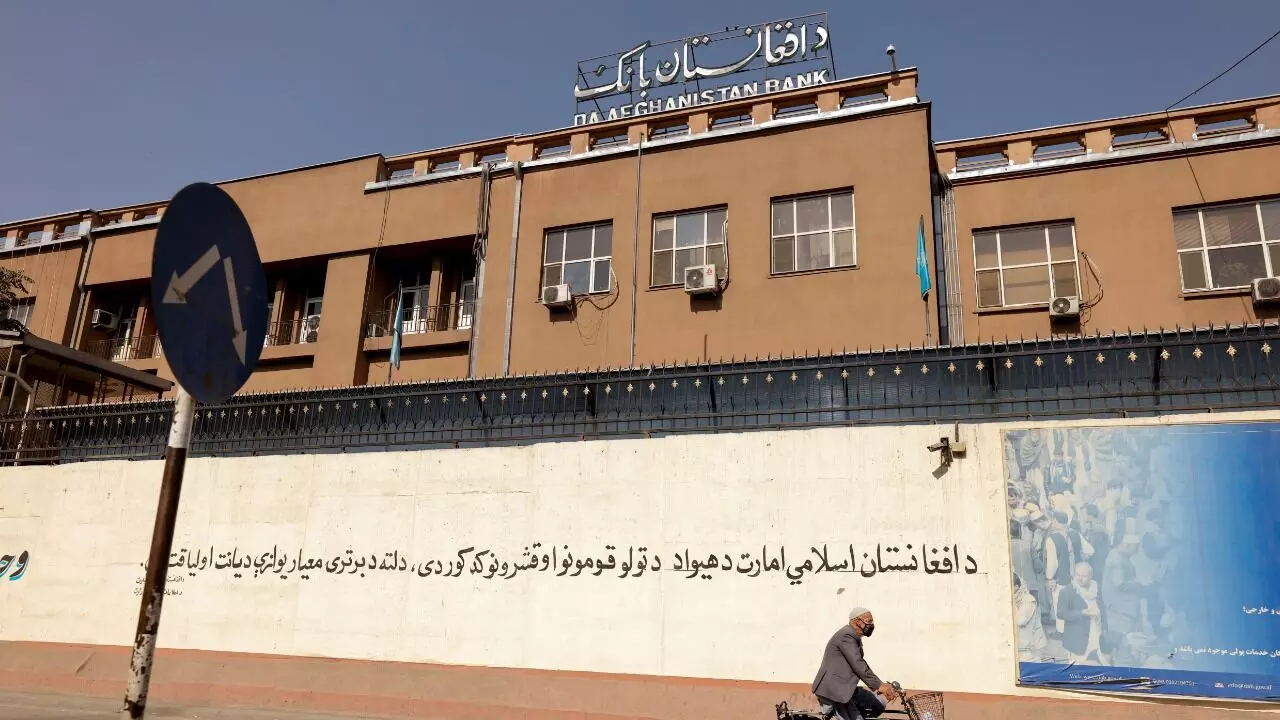 Experts urge U.S. to unfreeze Afghanistan assets