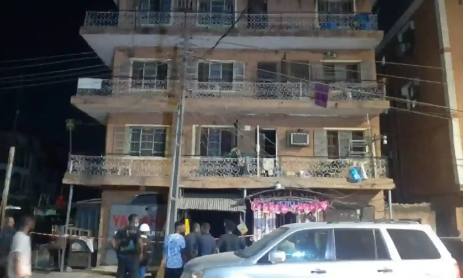 Lagos govt. evacuates occupants of weakened building