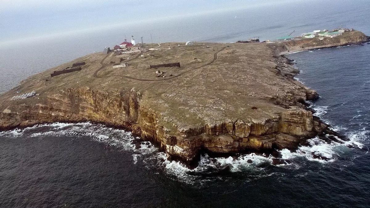 Russo-Ukraine war: Ukraine drones hit Russian troops off Snake Island