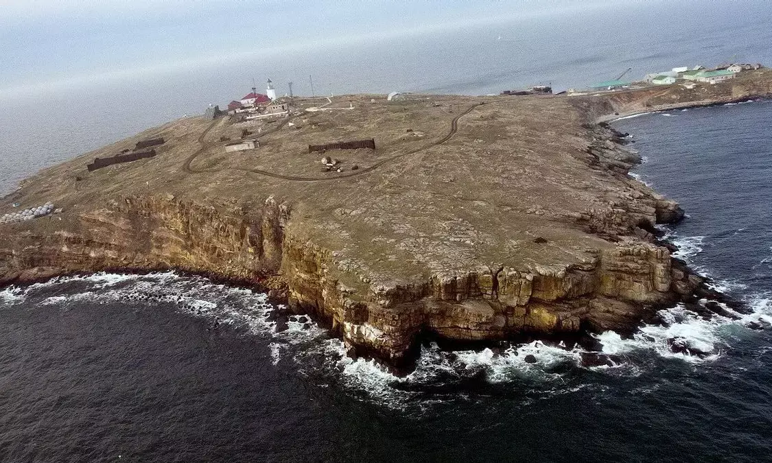 Russo-Ukraine war: Ukraine drones hit Russian troops off Snake Island