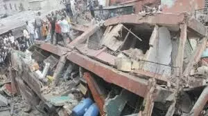 JUST IN: Fear grips many as another building collapses in Lagos