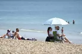 Heatwave: Britain sweats through hottest night as heat pain increases