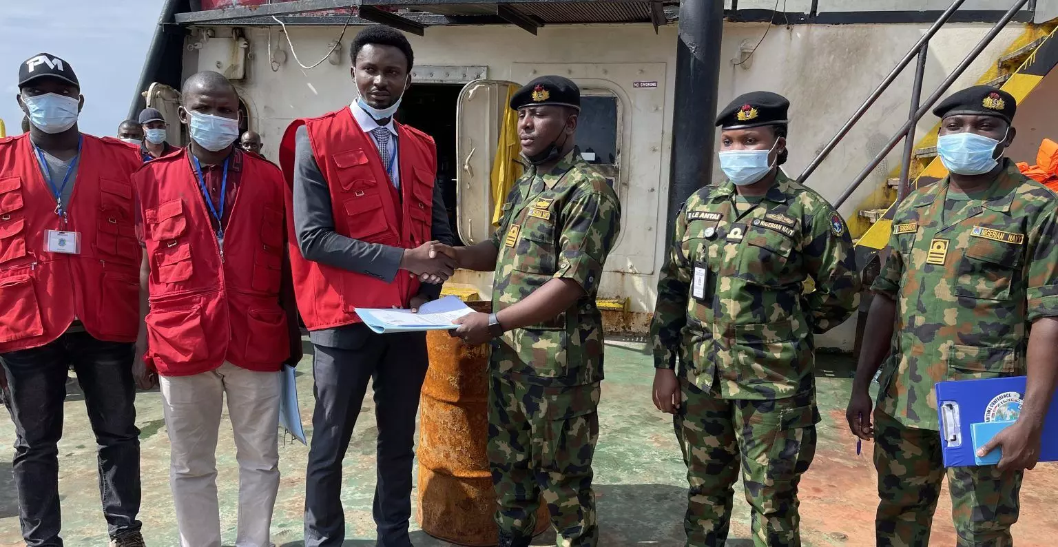 Navy hands over 5 suspects of alleged bunkering, 1 vessel to EFCC