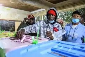 Old scars, new hopes as Kenya votes, holds its breath Old scars, new hopes as Kenya votes, holds its breath
