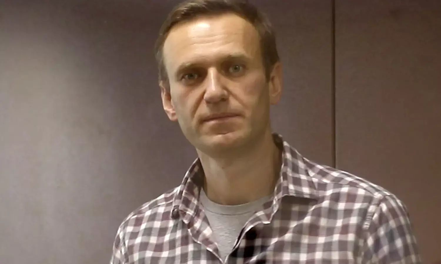 Russian opposed Navalny demands tougher sanctions on oligarchs