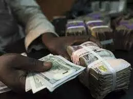 Naira loses again against dollar, exchanges at N434.75