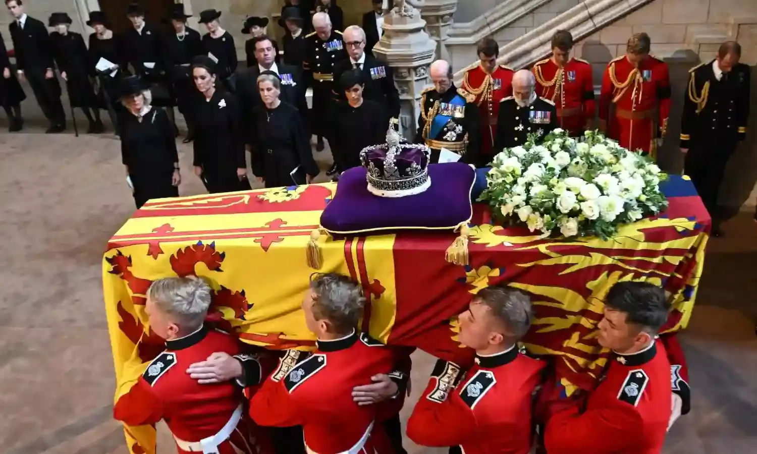 Princes William, Harry to stand vigil at Queen Elizabeths coffin