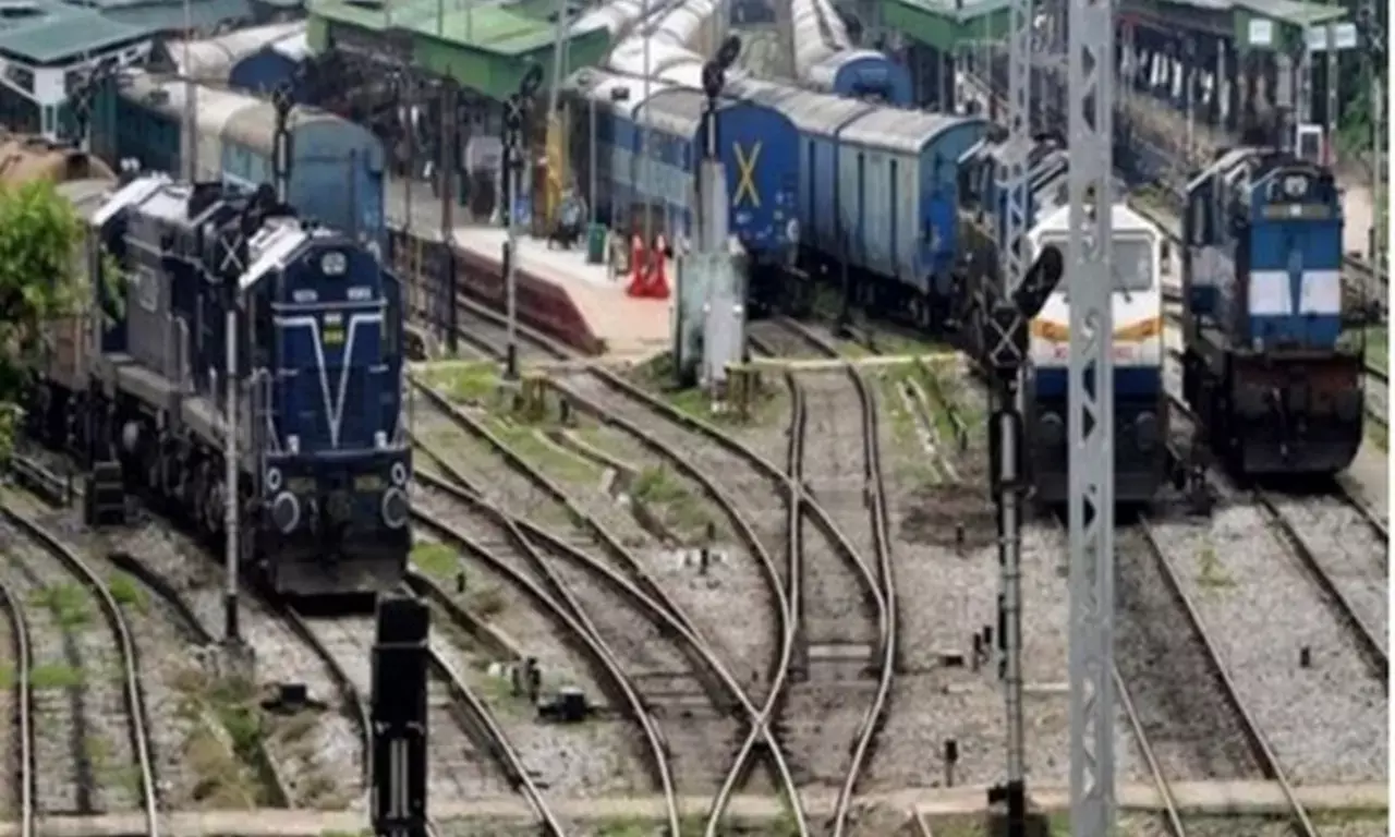 Royal mourners face rail disruption on journey to Windsor