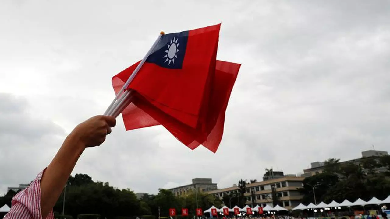 Taiwan to loosen pandemic border controls