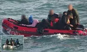 More than 1,000 people cross English Channel in small boats