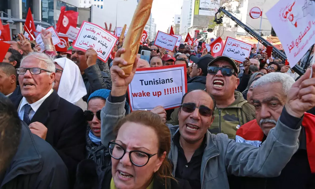 Tunisians protest against poverty, high prices, food shortages