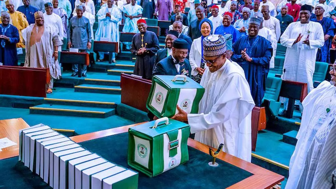 2023 Budget: Reps want Buhari to treat oil theft as treason