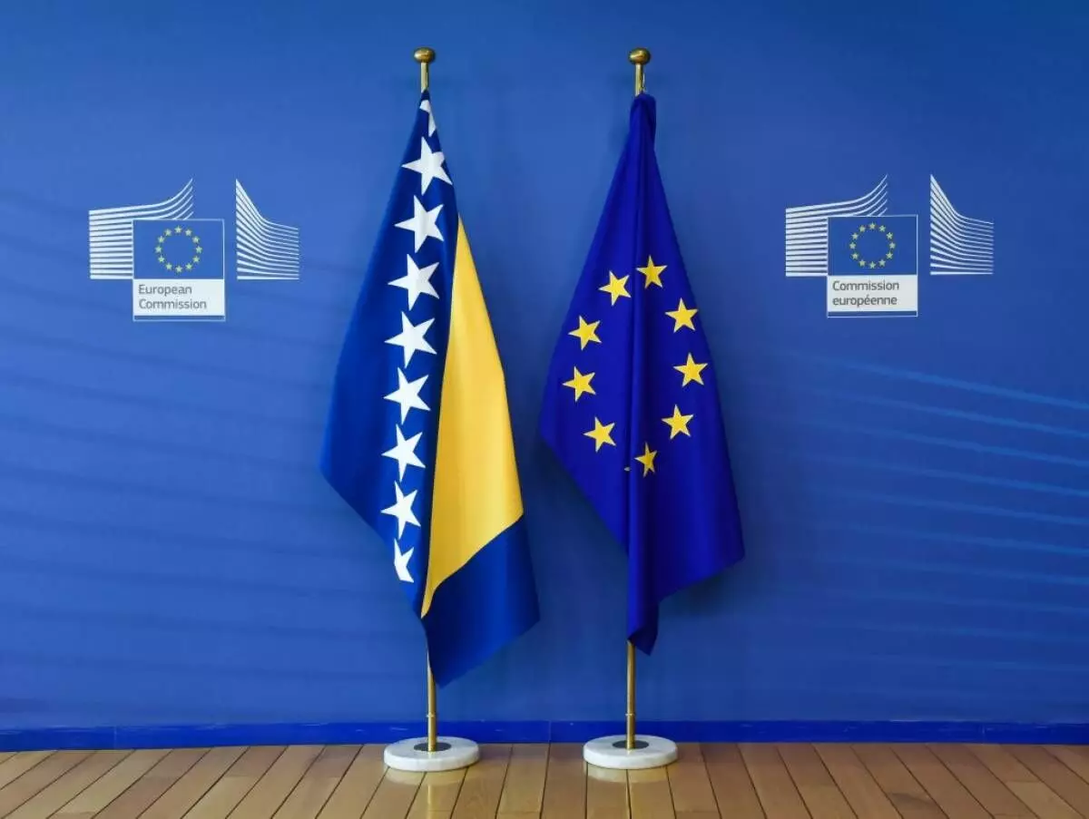 European Commission suggests making BiH  EU candidate