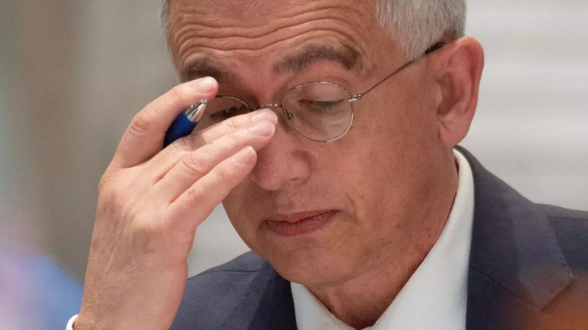 Frankfurts mayor on trial for corruption Frankfurts mayor on trial for corruption