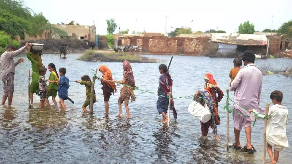 Pakistan faces education crisis after devastating floods Pakistan faces education crisis after devastating floods