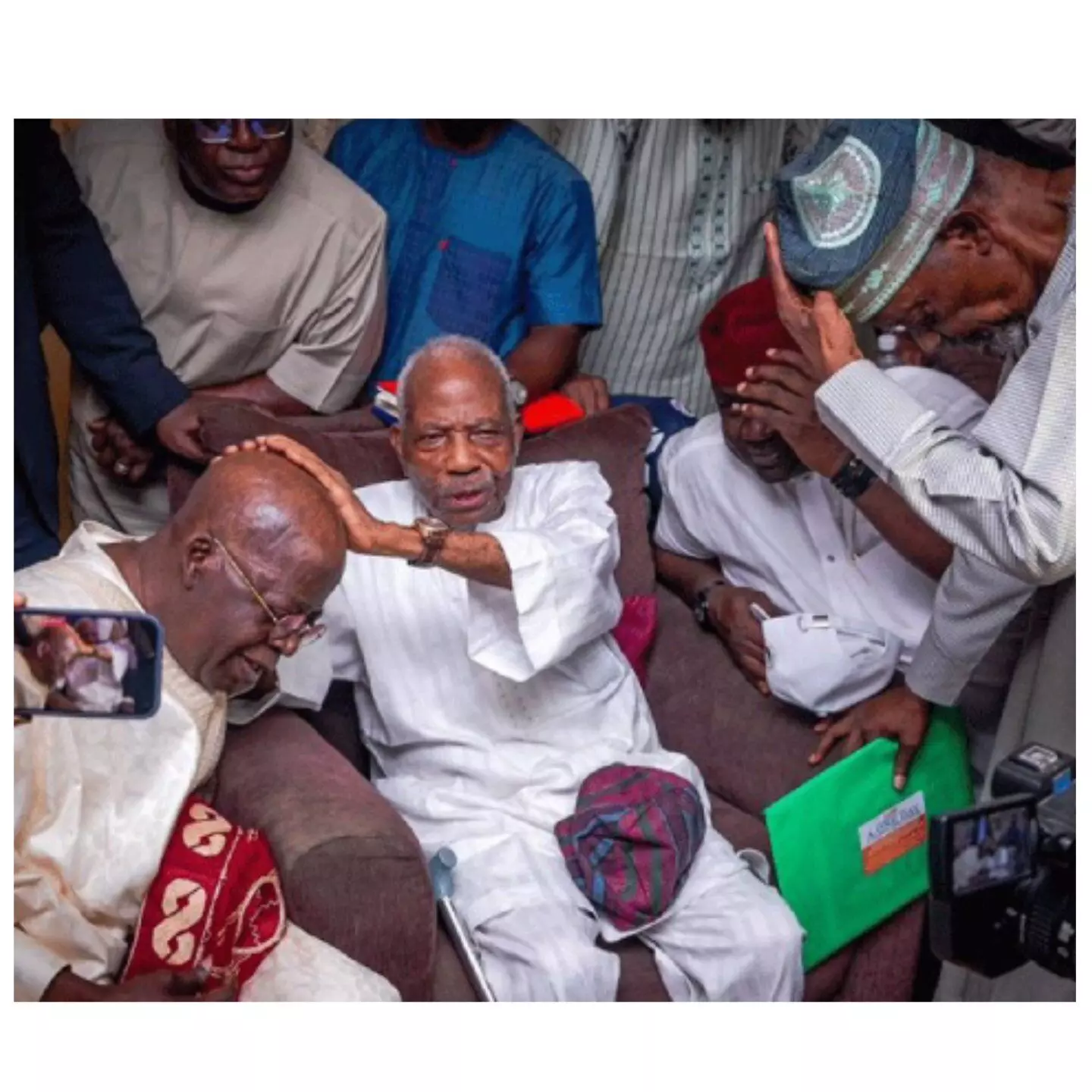 2023 Poll: Yoruba group lauds Afenifere leader for endorsing Tinubu