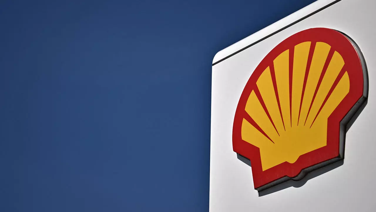 Shell pledges $1 million to help flood victims in Niger Delta Shell pledges $1 million to help flood victims in Niger Delta