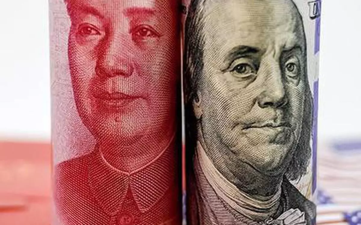Chinese Yuan drops to 7.2555 against dollar