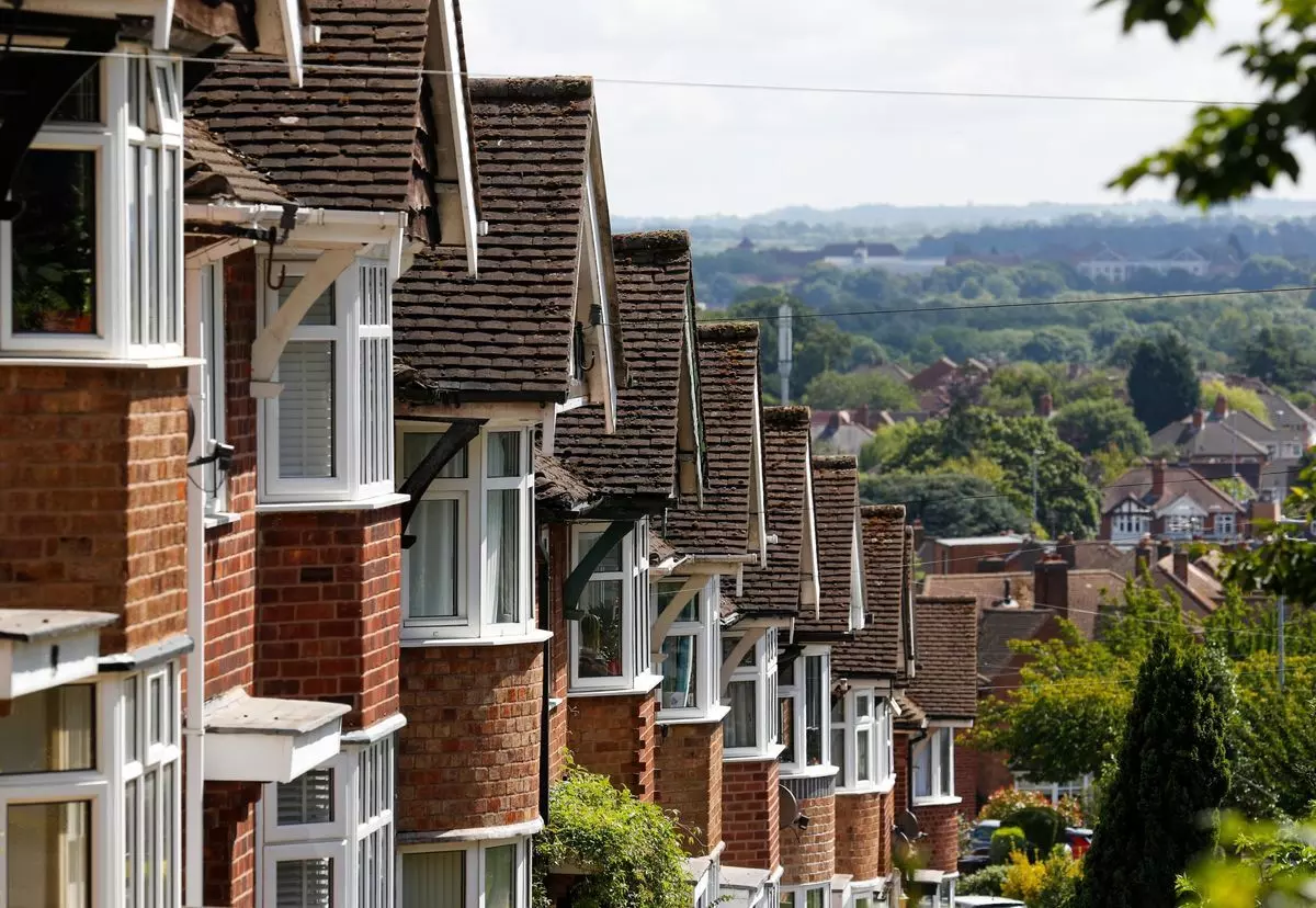 Rising mortgage rates dampen UK housing market