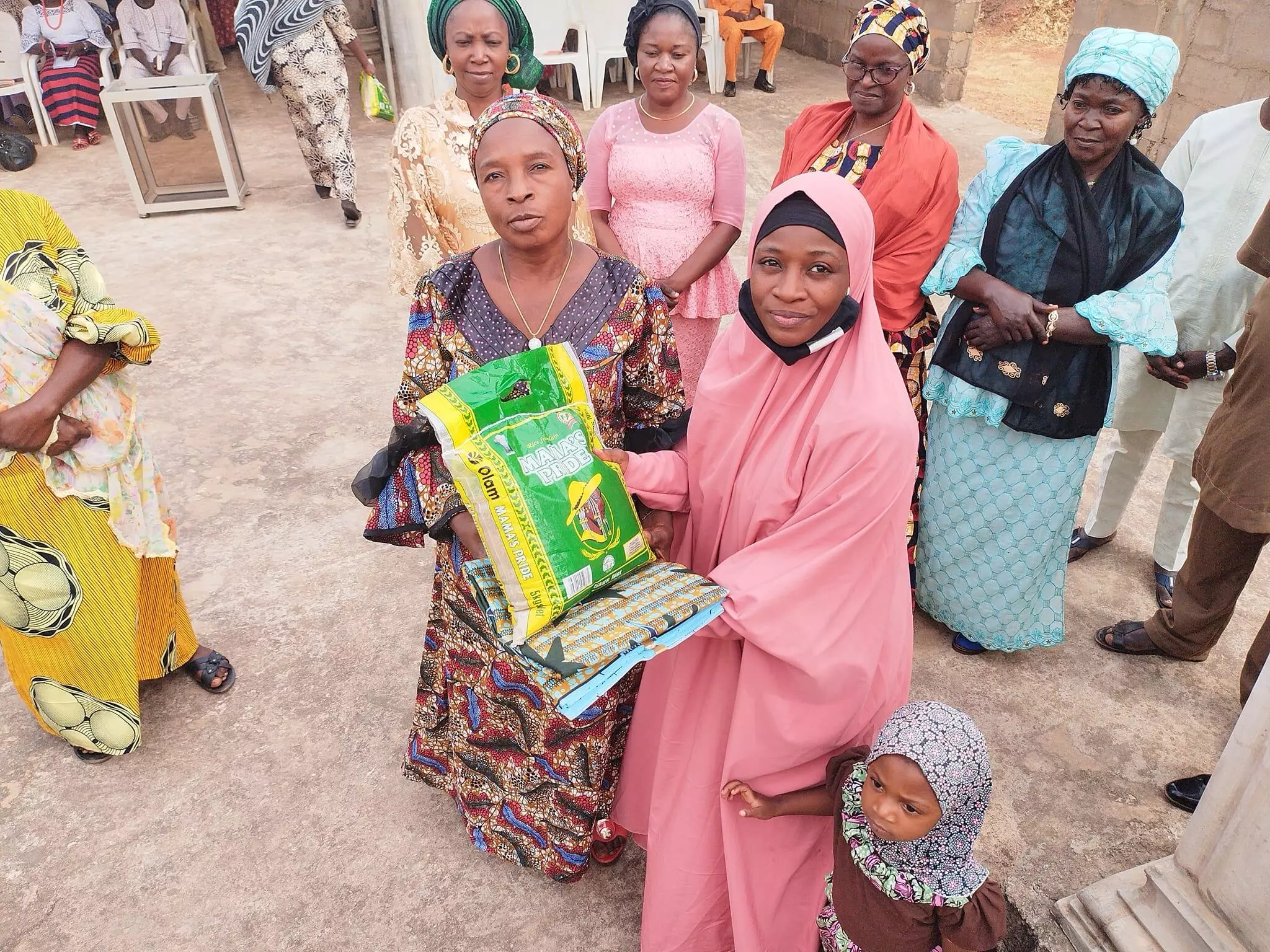 Yuletide 2022: Muslim woman donates gifts to Christian widows
